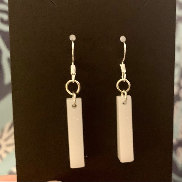 BeachTiff White Resin Stick Earrings - Picture 1 of 3